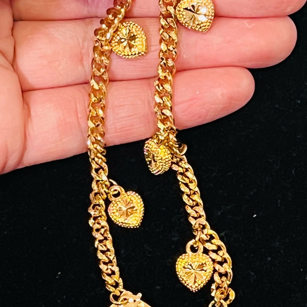 Gold Heart Charm Bracelet 18k Gold Plated! Great Quality